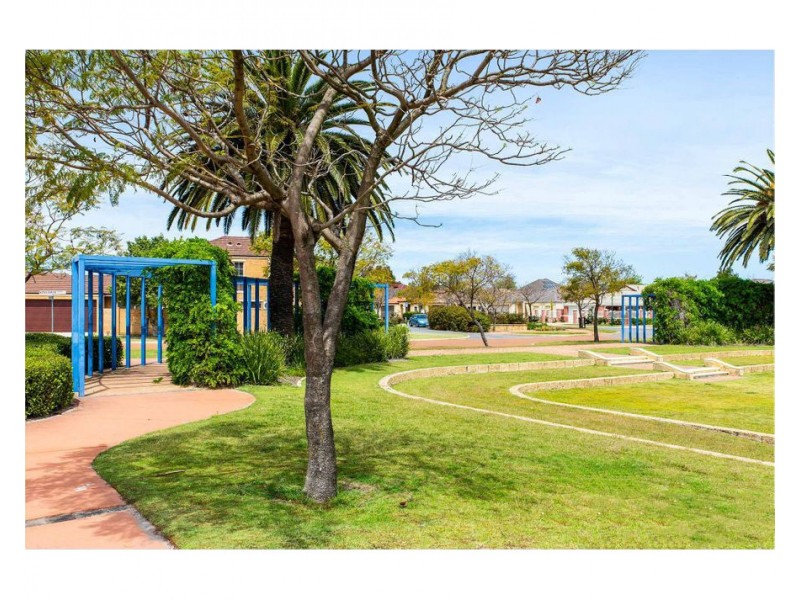 9 Perth Place, Canning Vale WA 6155