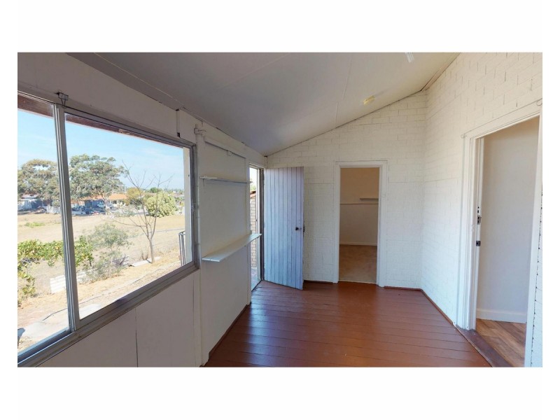 10 Southend Road, Hamilton Hill WA 6163