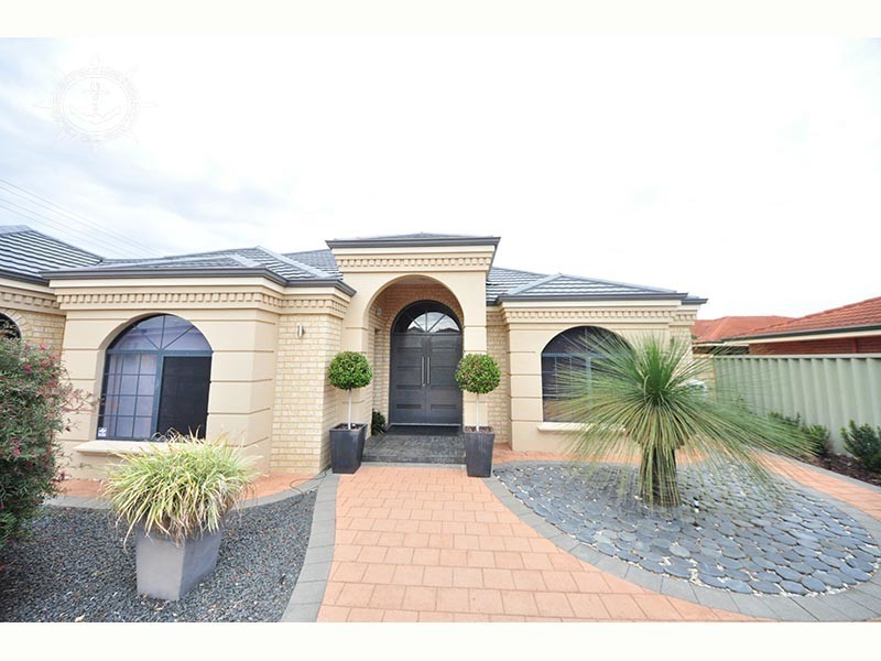 1 Carello Circuit, Coogee WA 6166