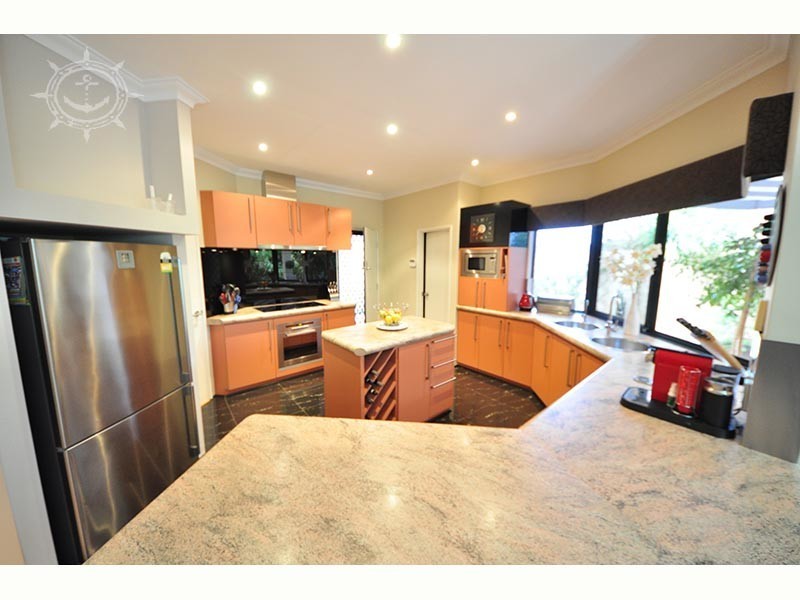 1 Carello Circuit, Coogee WA 6166