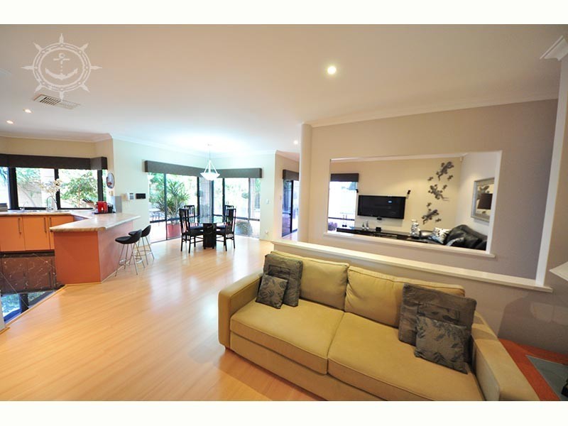 1 Carello Circuit, Coogee WA 6166