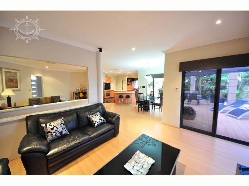 1 Carello Circuit, Coogee WA 6166
