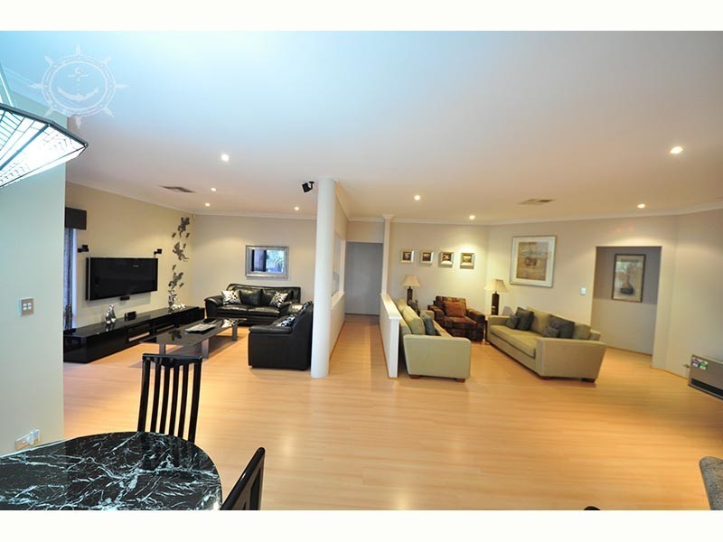 1 Carello Circuit, Coogee WA 6166