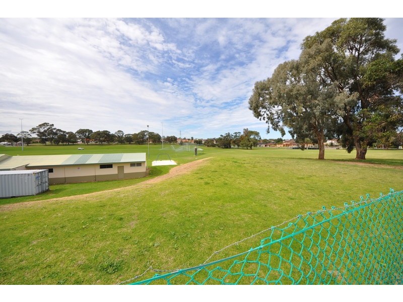 50 Davilak Avenue, Hamilton Hill WA 6163