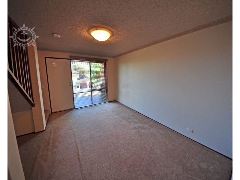 2/10 Stirling Street, Fremantle WA 6160