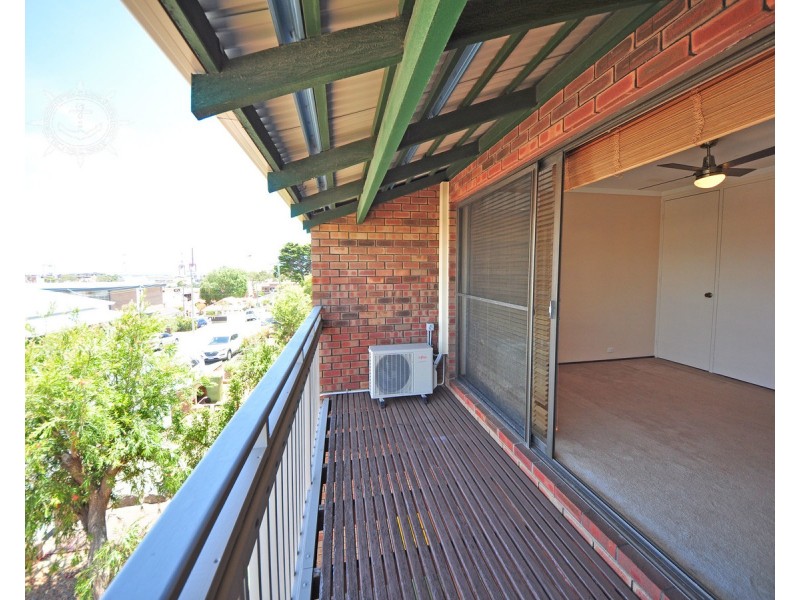 2/10 Stirling Street, Fremantle WA 6160