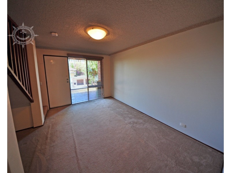 2/10 Stirling Street, Fremantle WA 6160