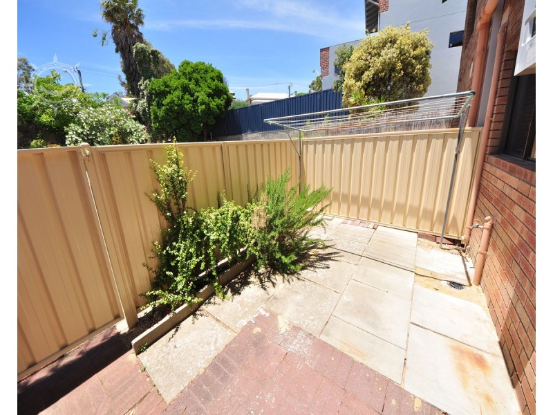 2/10 Stirling Street, Fremantle WA 6160