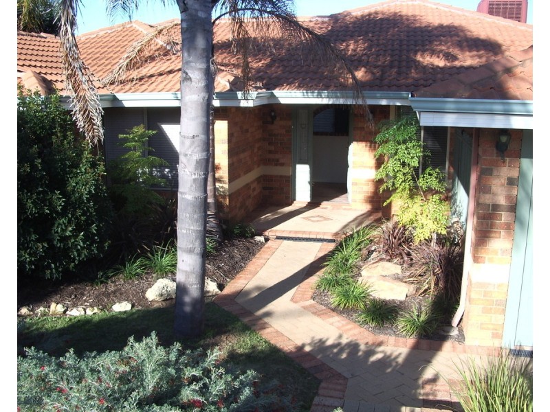 12 Watercress Gardens, Spearwood WA 6163