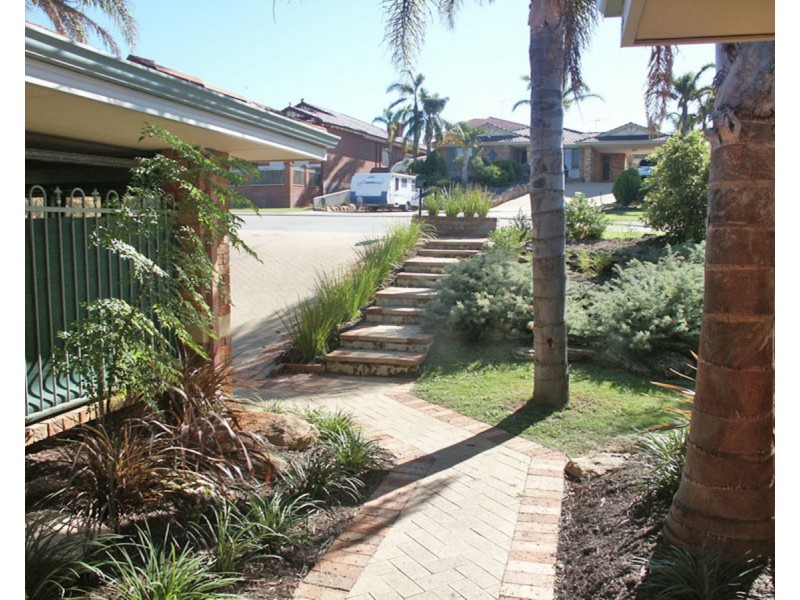 12 Watercress Gardens, Spearwood WA 6163