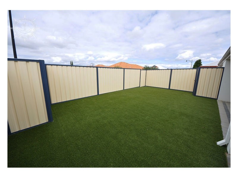 297 Wentworth Parade, Success WA 6164