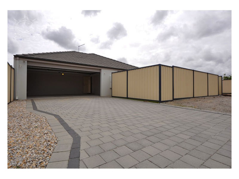 297 Wentworth Parade, Success WA 6164