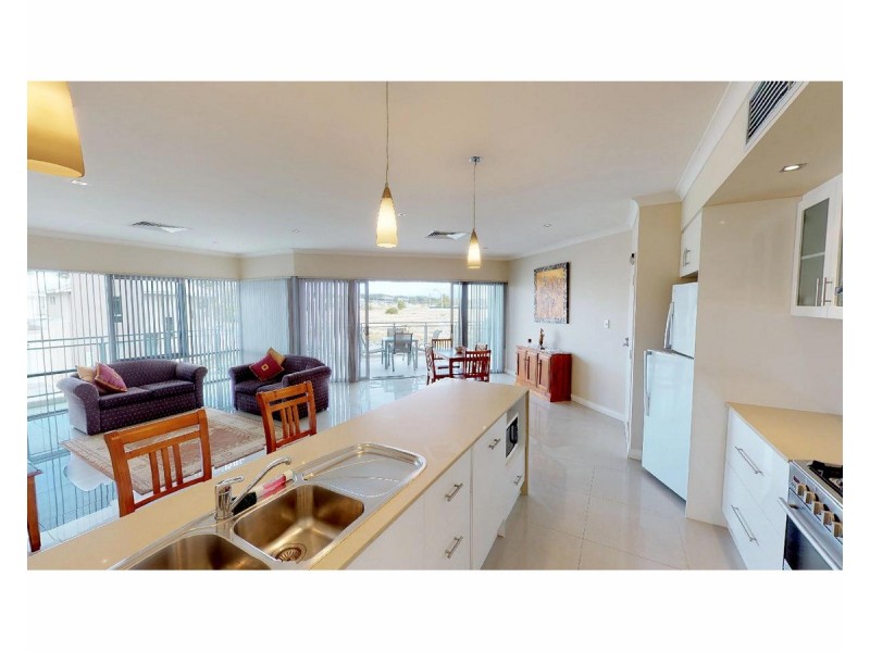 25/52 ROLLINSON Road, North Coogee WA 6163