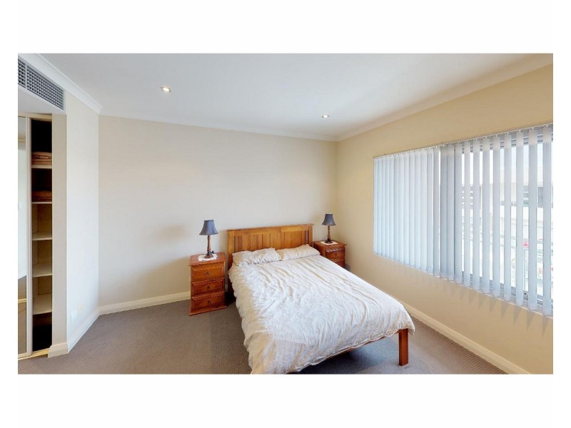 25/52 ROLLINSON Road, North Coogee WA 6163