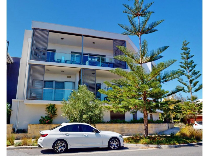 1/2 Southbeach Promenade, North Coogee WA 6163