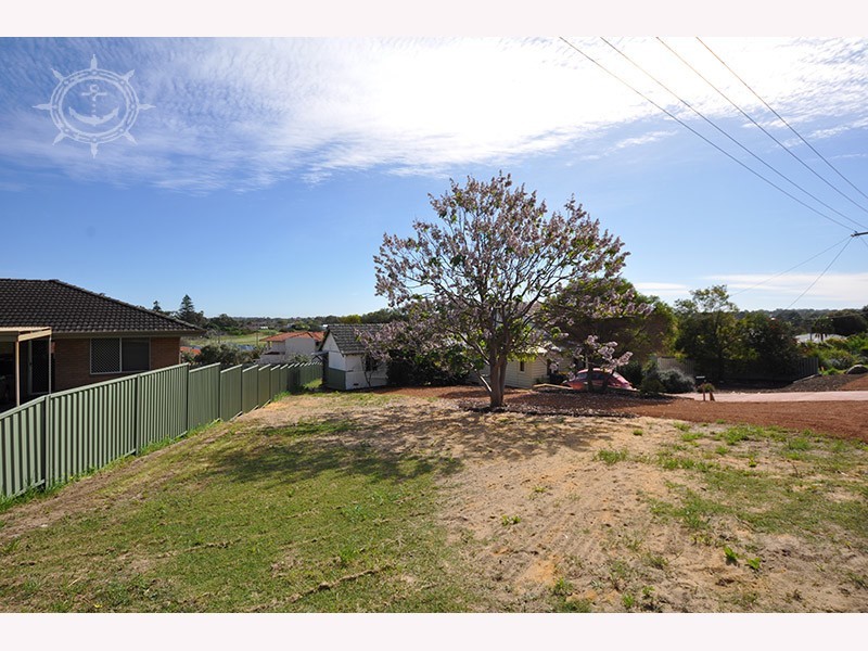 18 Whitton Street, Hamilton Hill WA 6163