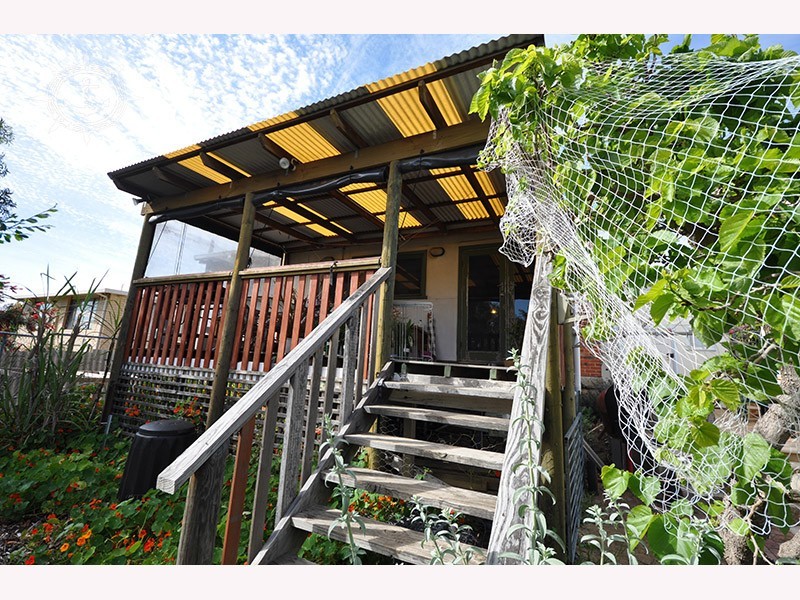 18 Whitton Street, Hamilton Hill WA 6163