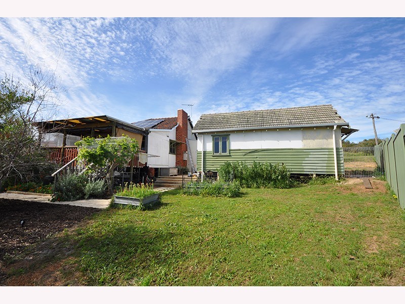 18 Whitton Street, Hamilton Hill WA 6163