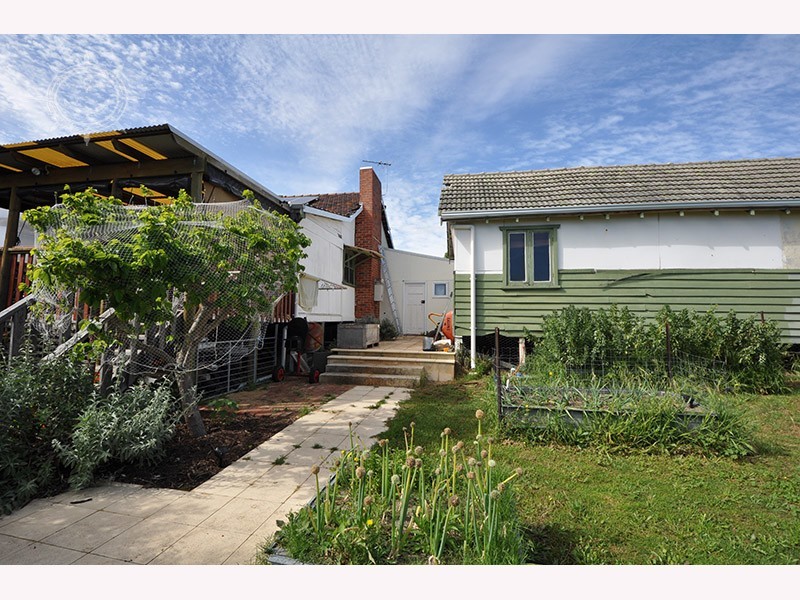 18 Whitton Street, Hamilton Hill WA 6163