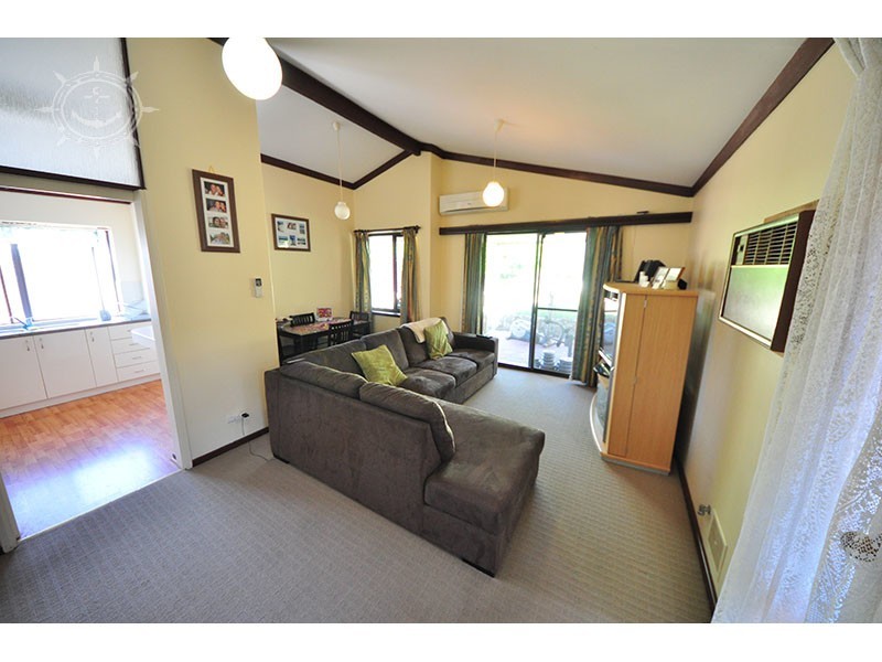 8/35 Point Walter Road, Bicton WA 6157