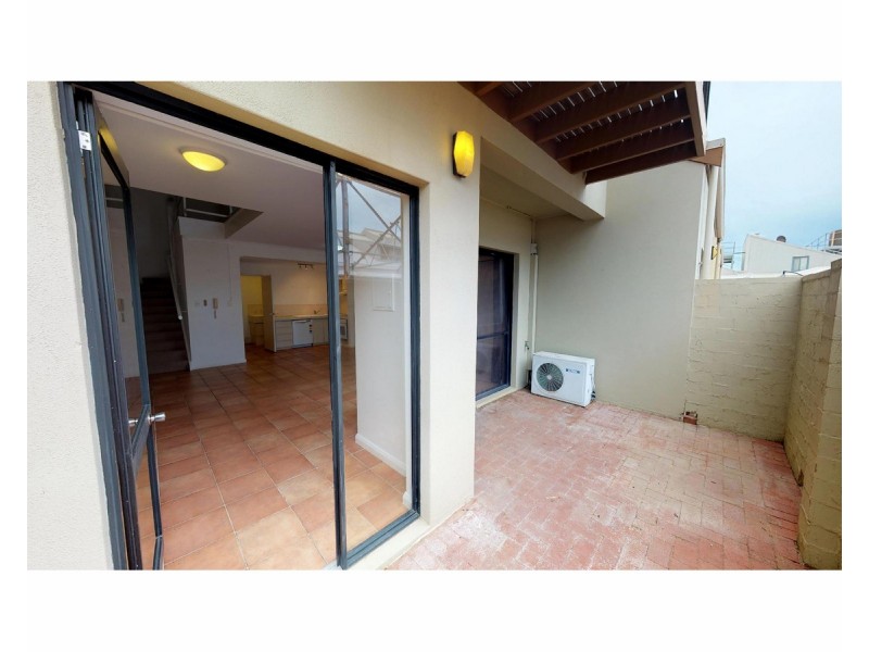 33/330 South Terrace, South Fremantle WA 6162