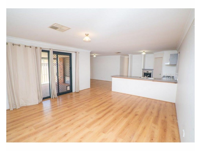 32 Cheltenham Loop, Bertram WA 6167