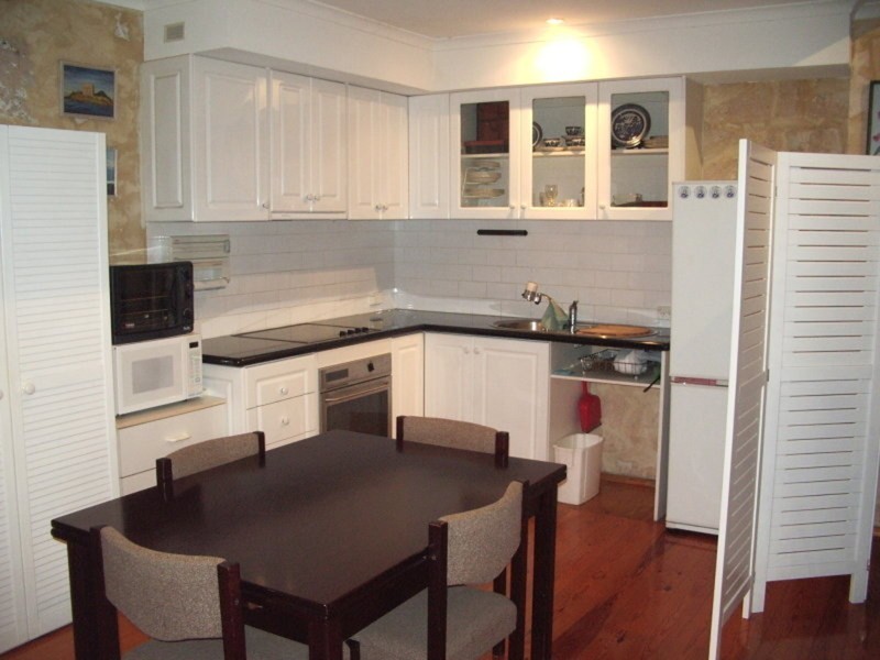 4/15 Essex Street, Fremantle WA 6160