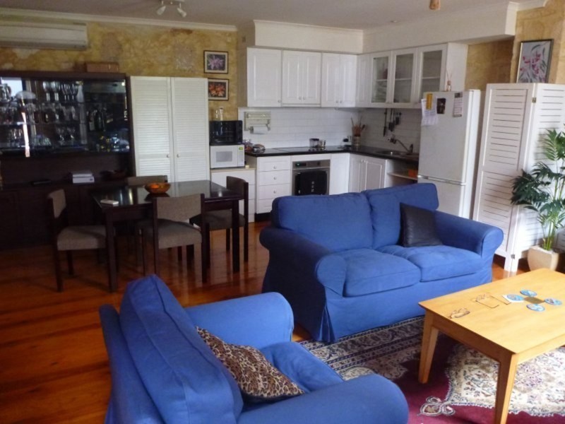 4/15 Essex Street, Fremantle WA 6160