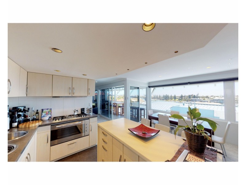 2/74 Preston Point Road, East Fremantle WA 6158