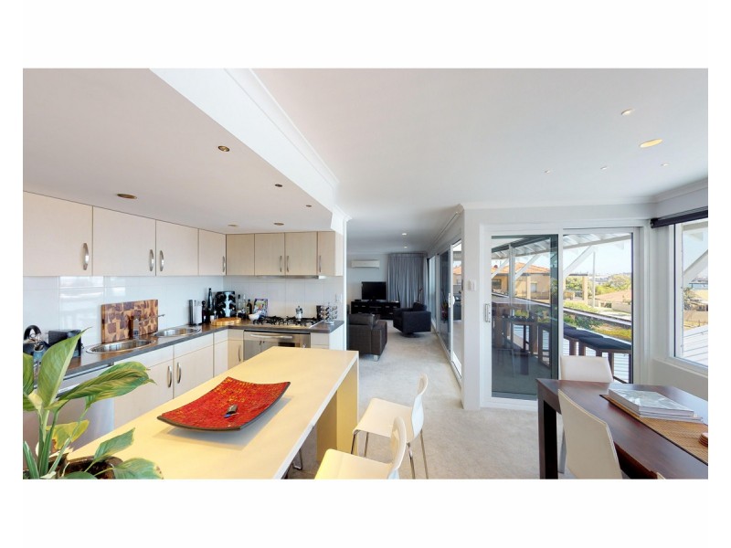 2/74 Preston Point Road, East Fremantle WA 6158