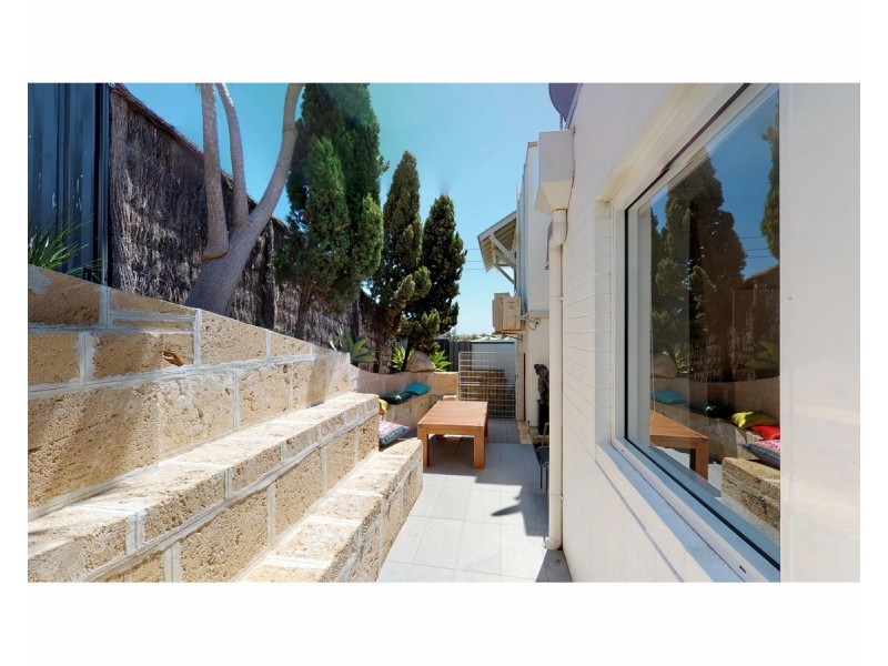 2/74 Preston Point Road, East Fremantle WA 6158