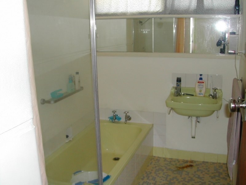 8 Warren Street, Beaconsfield WA 6162