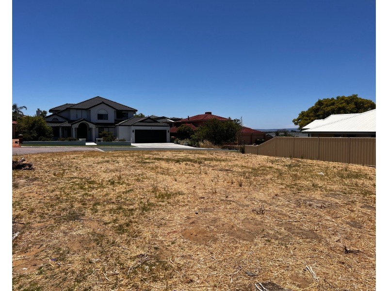 3a Colebatch Hill, Kardinya WA 6163