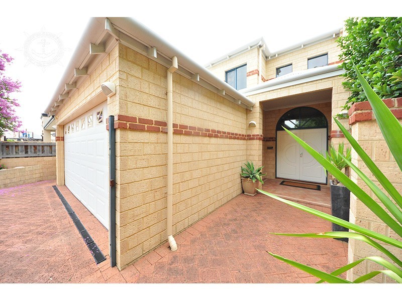 2D Klem Avenue, Salter Point WA 6152