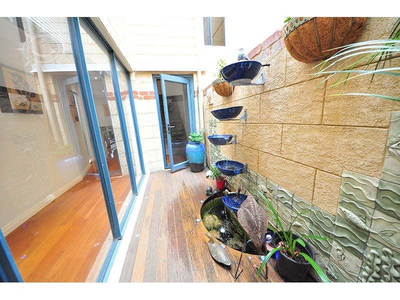 2D Klem Avenue, Salter Point WA 6152