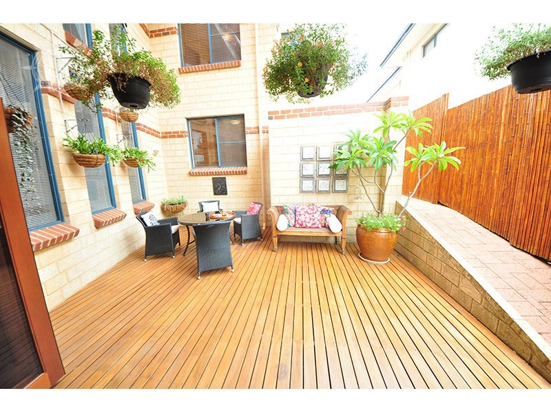 2D Klem Avenue, Salter Point WA 6152