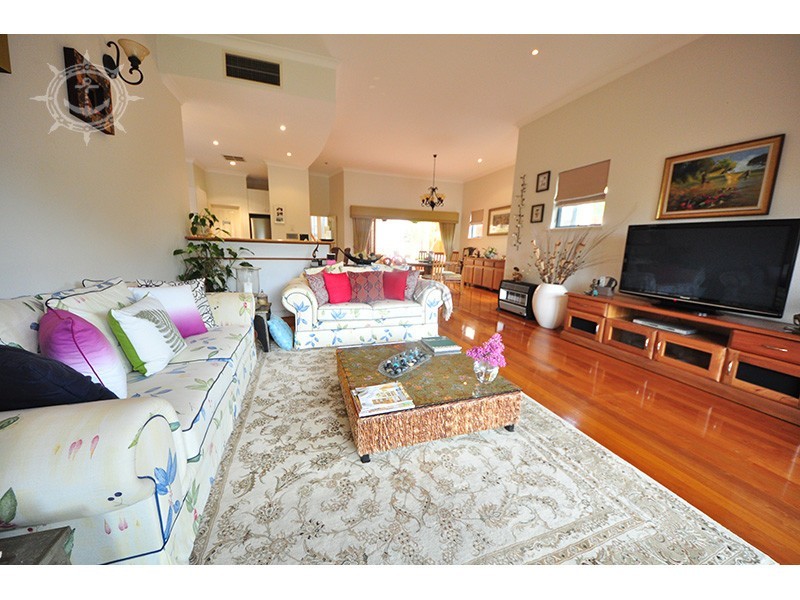 2D Klem Avenue, Salter Point WA 6152