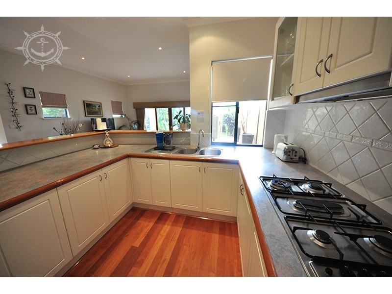 2D Klem Avenue, Salter Point WA 6152