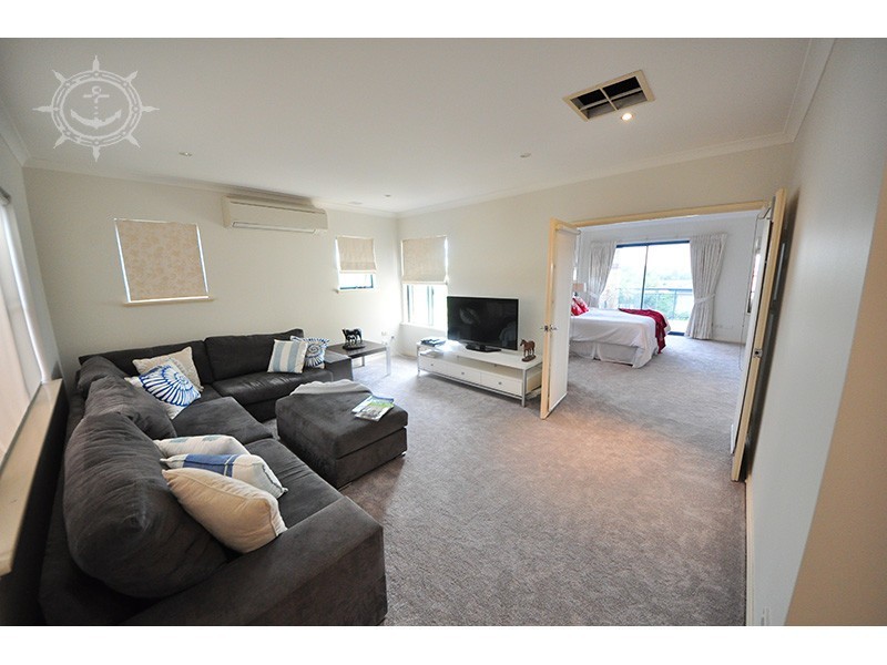 2D Klem Avenue, Salter Point WA 6152