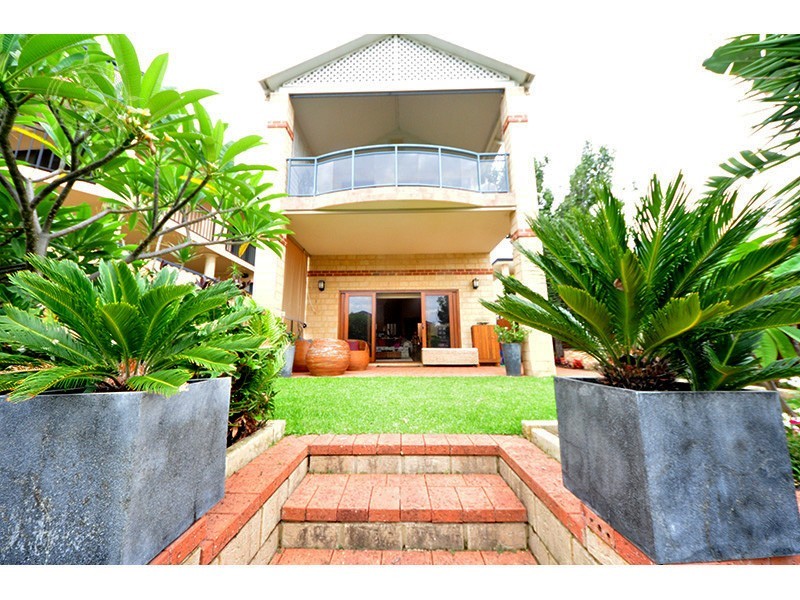 2D Klem Avenue, Salter Point WA 6152