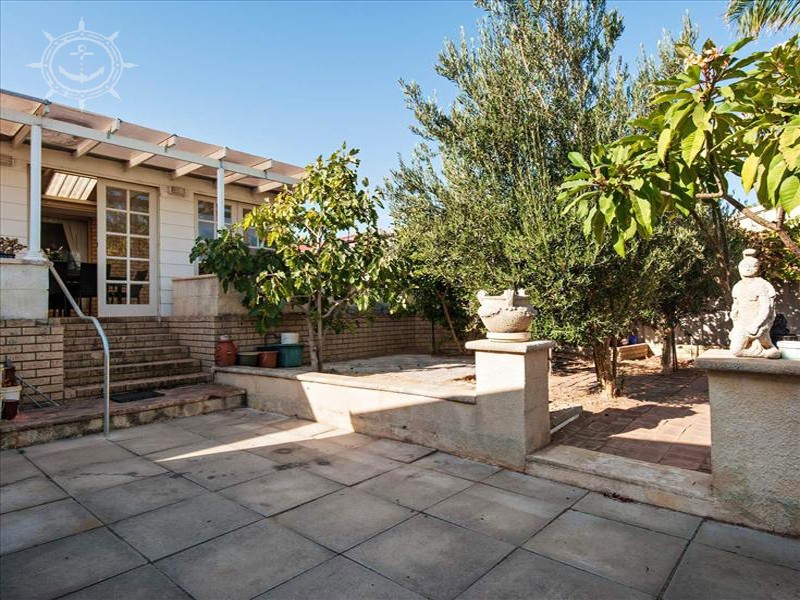 3 Barrington Street, Munster WA 6166