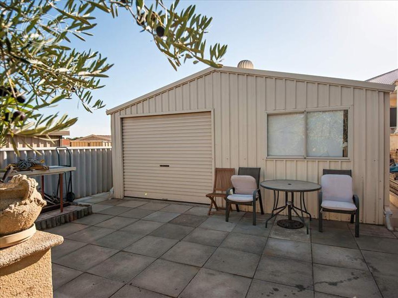 3 Barrington Street, Munster WA 6166