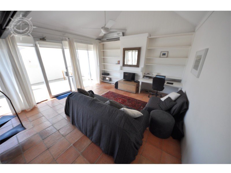 18/3 Ellen Street, Fremantle WA 6160