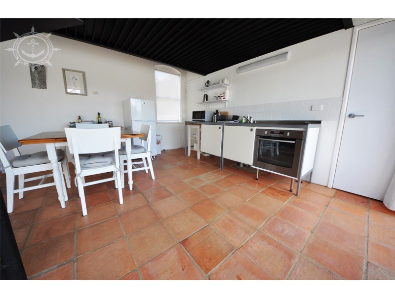 18/3 Ellen Street, Fremantle WA 6160