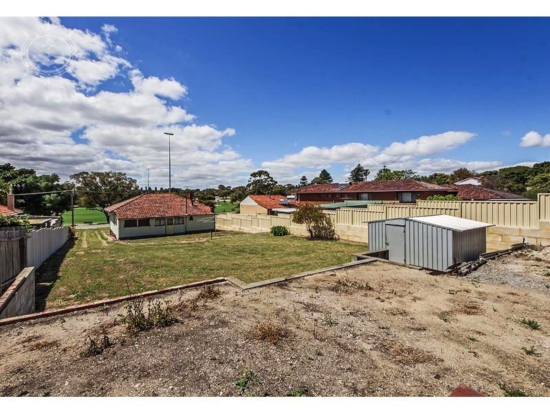 11 Lewington St, Beaconsfield WA 6162