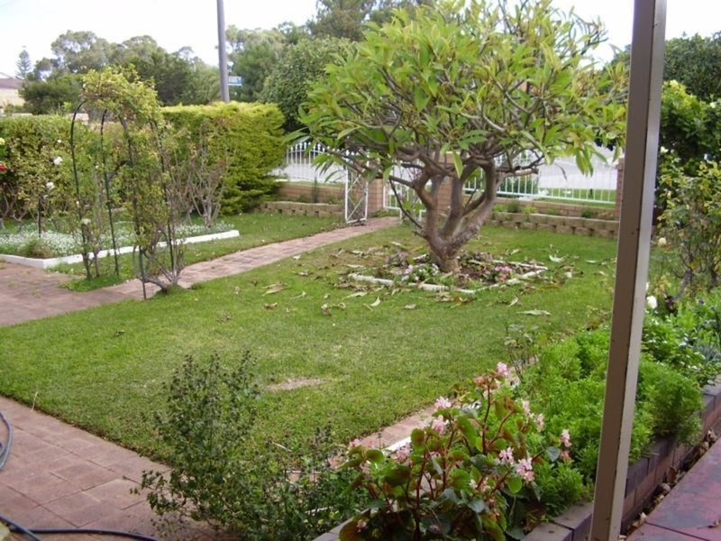 6 Showell Street, Hamilton Hill WA 6163