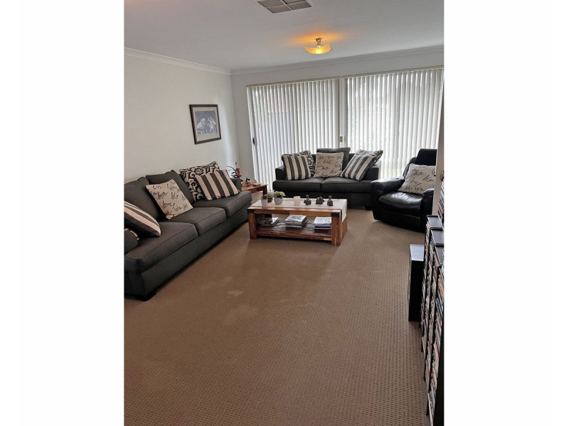 5 Cherniss Court, Success WA 6164