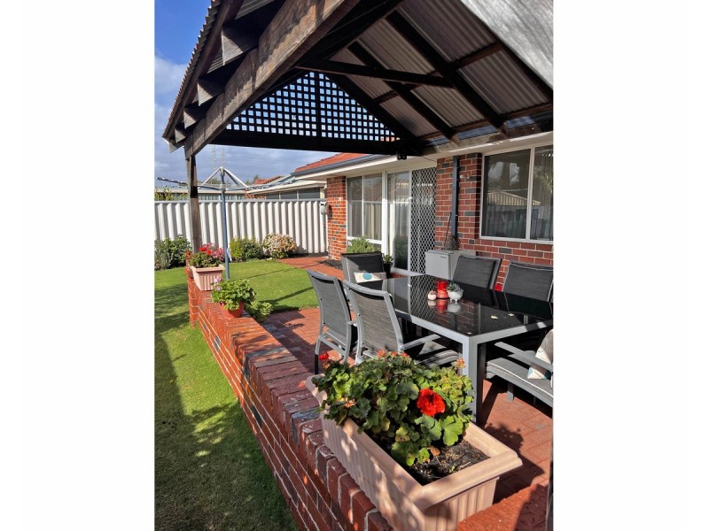 5 Cherniss Court, Success WA 6164