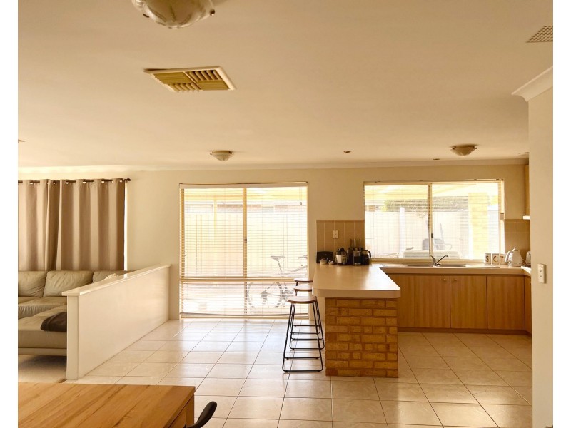 10 Folland Parade, Atwell WA 6164