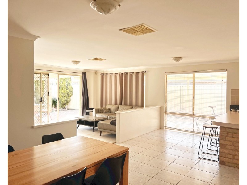 10 Folland Parade, Atwell WA 6164